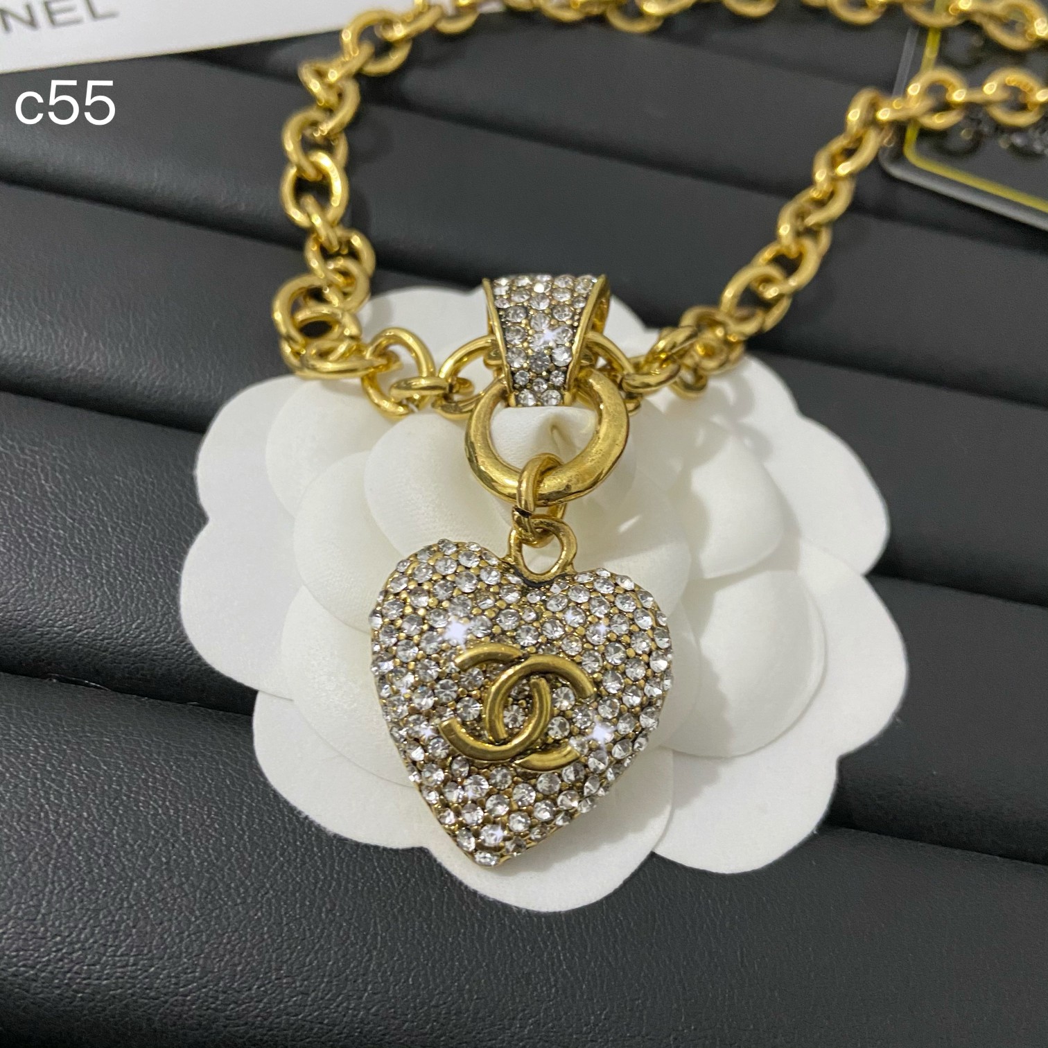 Chanel necklace 106387