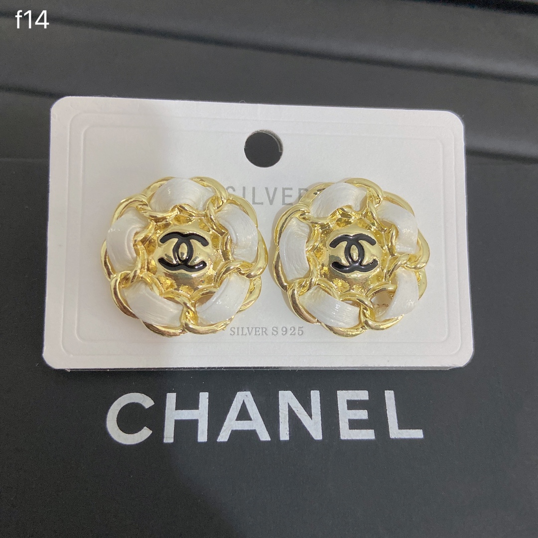 Chanel earring 107559