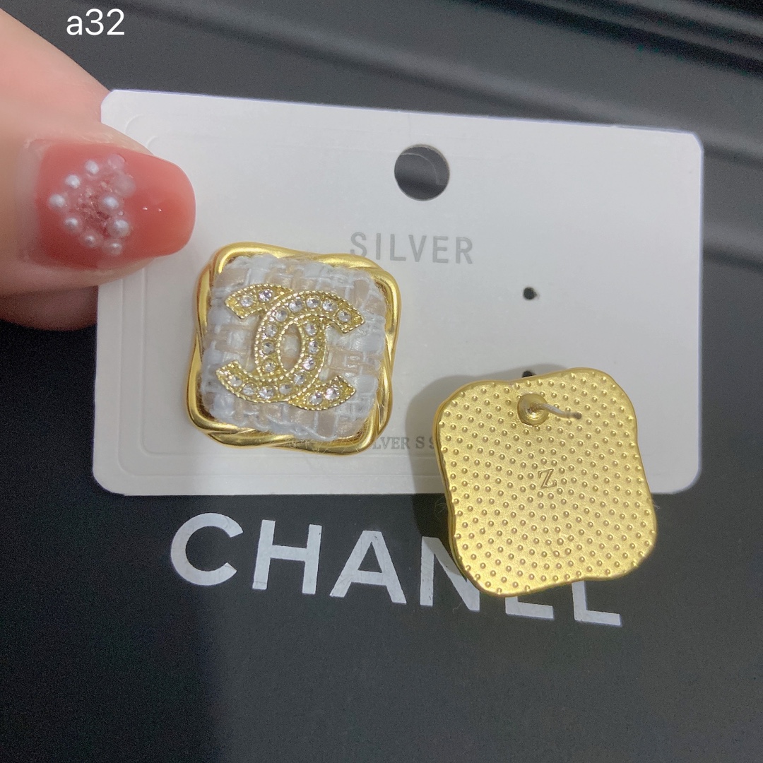 Chanel earring 107582