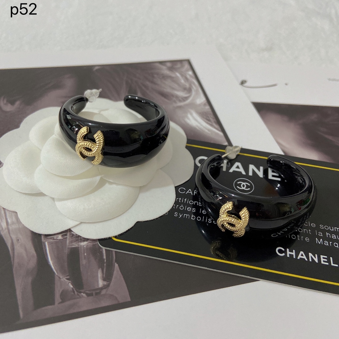 Chanel earring 107588