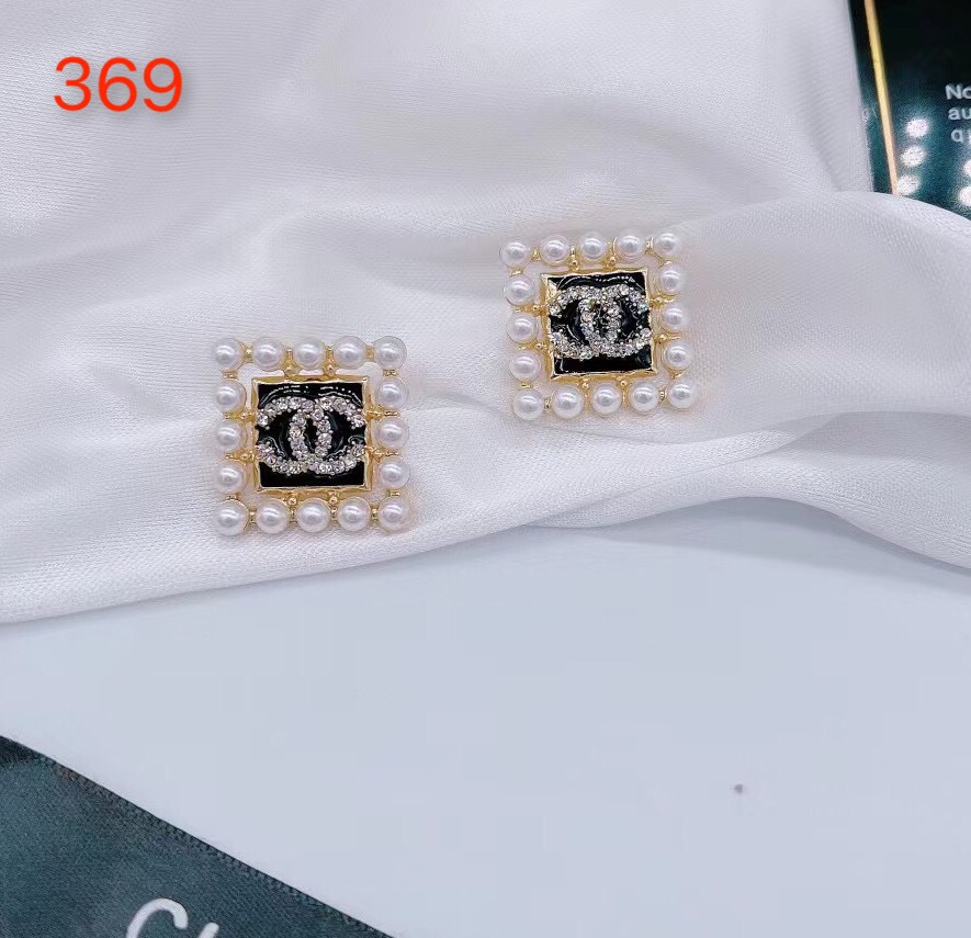 Chanel earring 106057