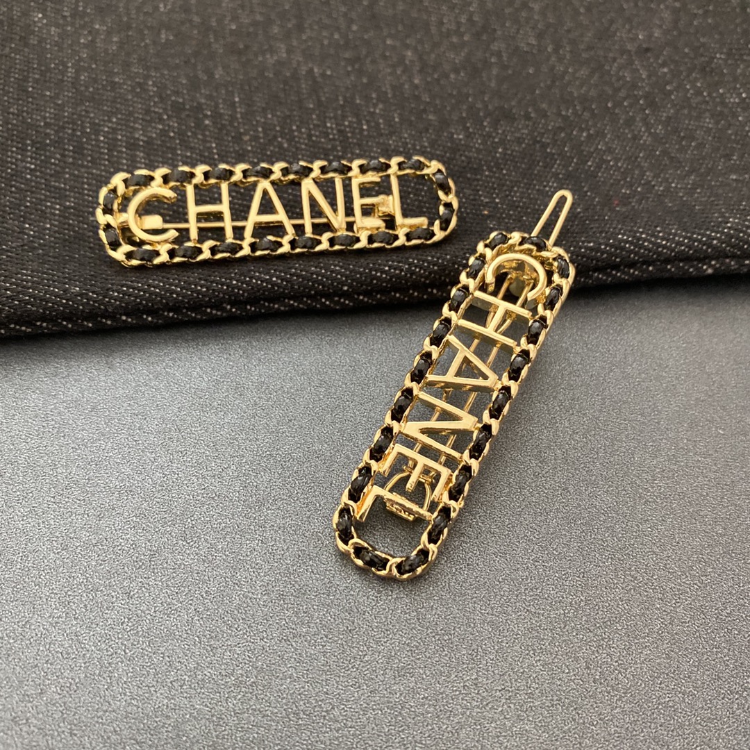 Chanel brooch 106735