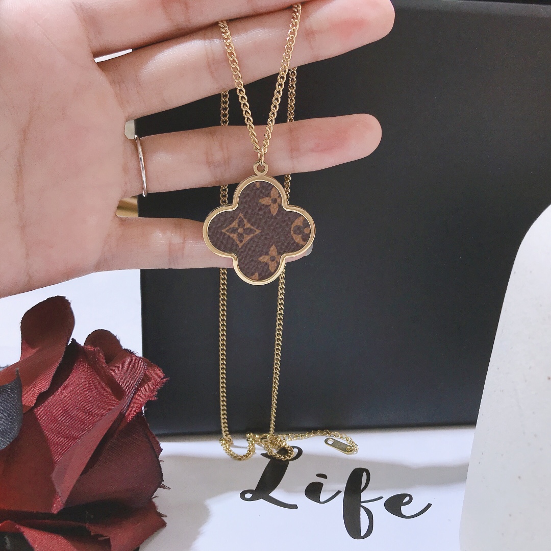 LV necklace 106099