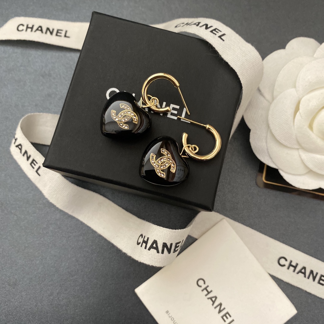 A048 Chanel earring 104428