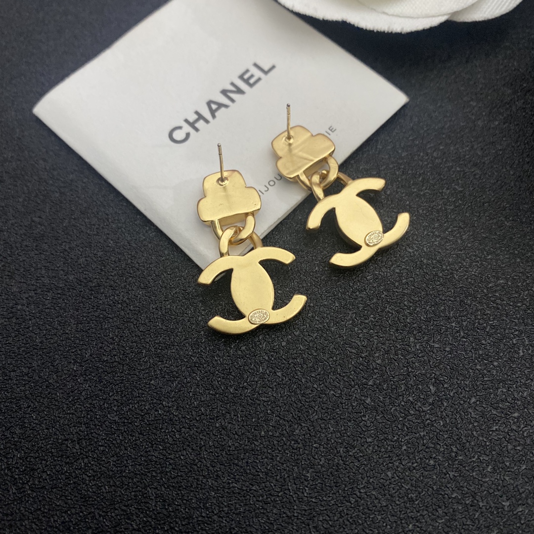 A616 Chanel earring 104694