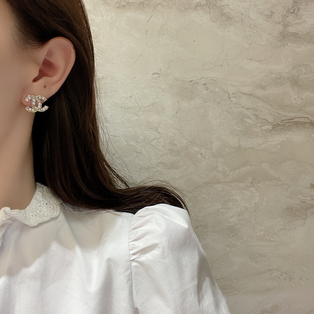 A601    Chanel earring 106527