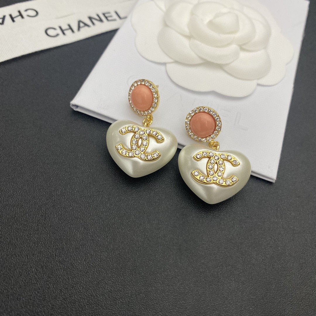 A084 Chanel earring 106629