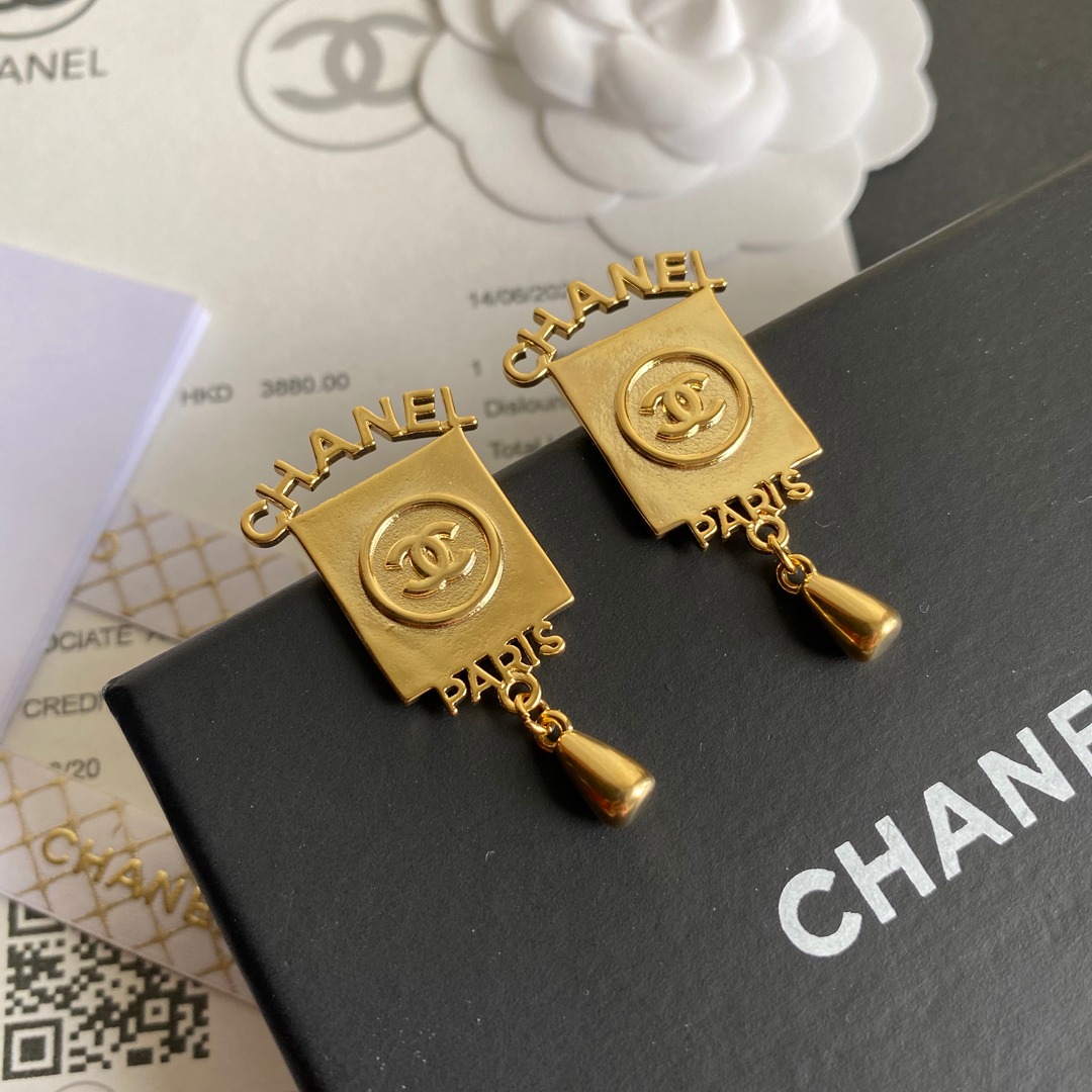 A062 Chanel earring 106831