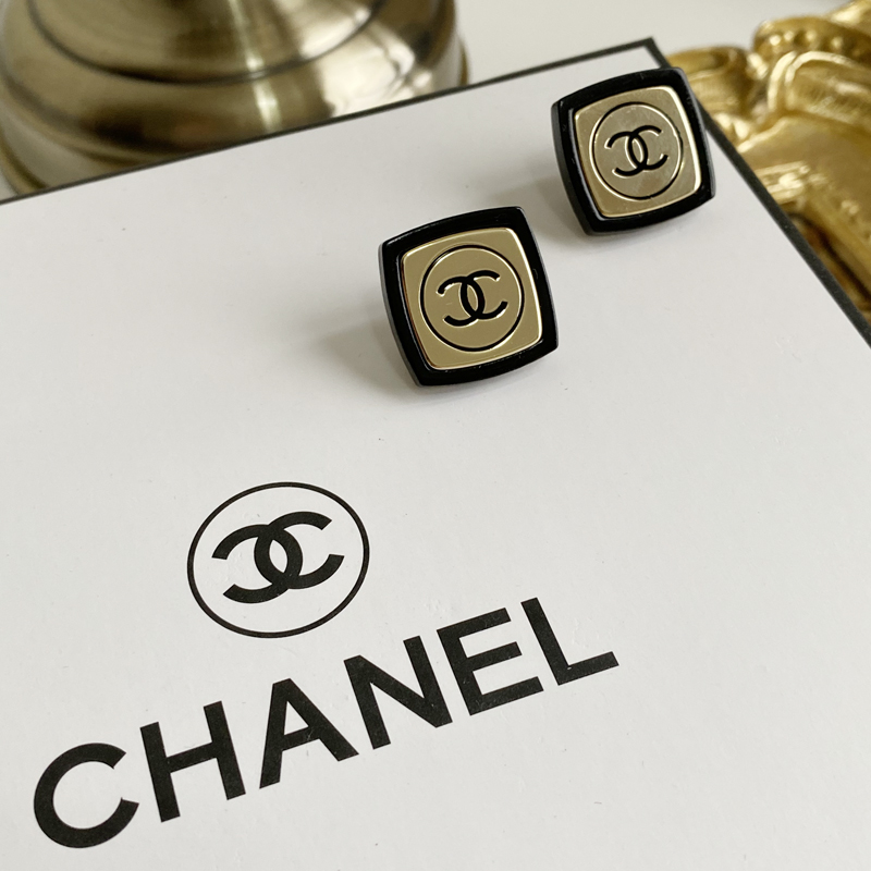 A305 Chanel earring vintage 106977
