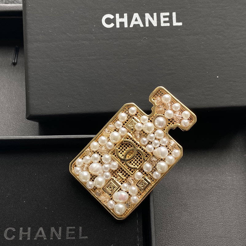 C171 Chanel brooch 104628