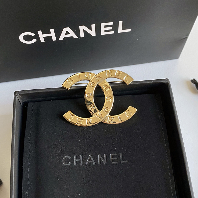 C143 Chanel brooch 107089
