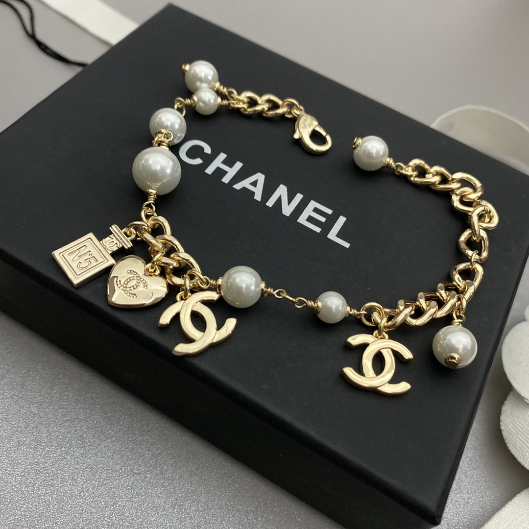 B047 Chanel bracelet  104671