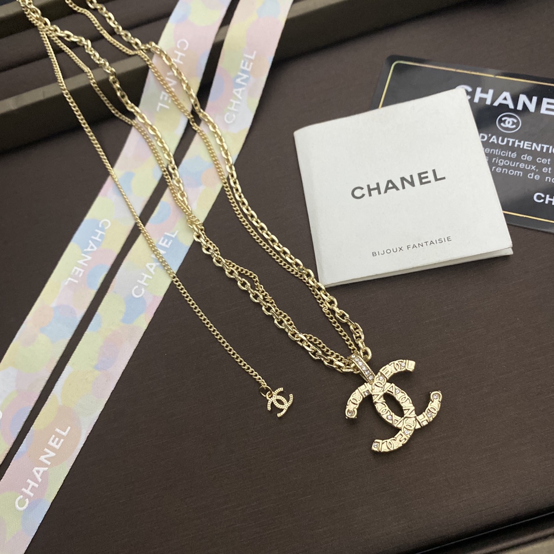 B084 Chanel necklace 104898