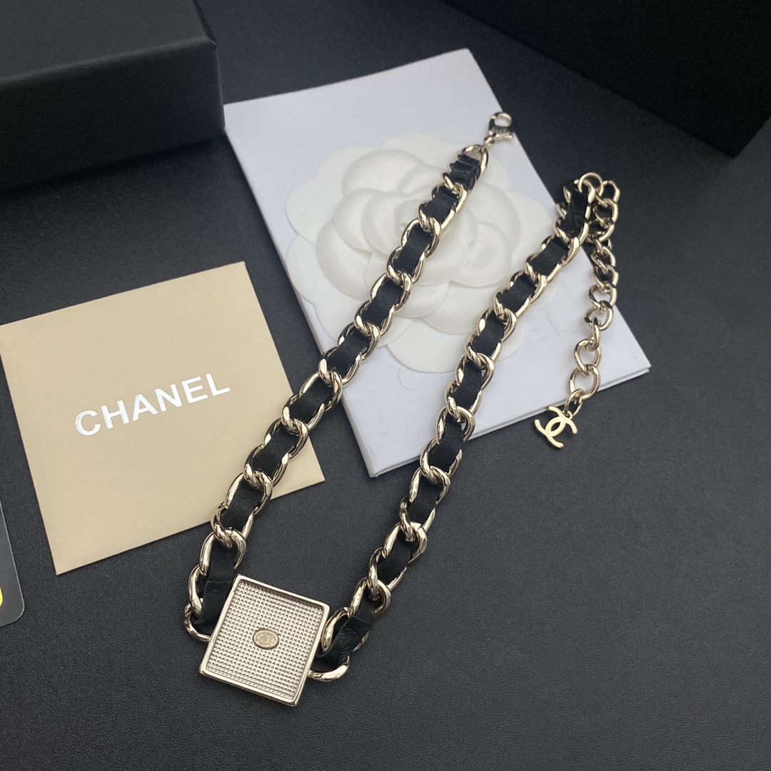 B034 Chanel necklace 106637