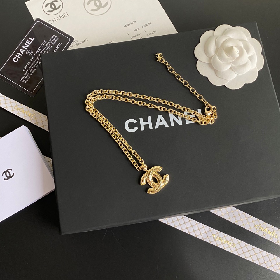 B048 Chanel necklace 106840