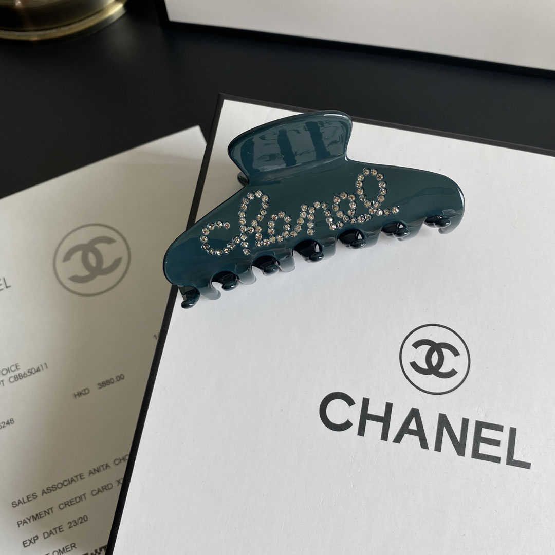 Chanel hairclip 105613