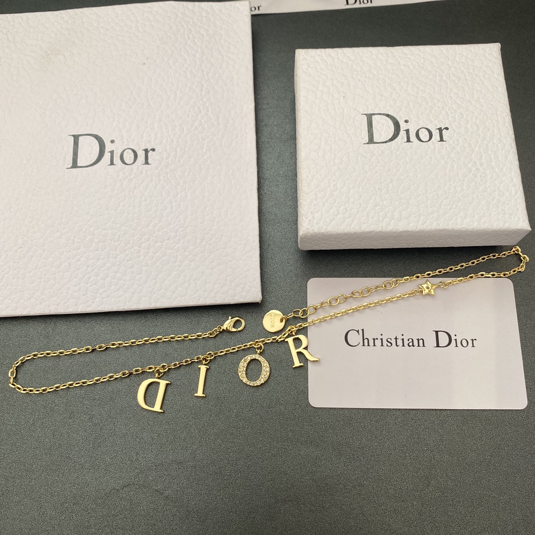 B051 Dior necklace 104674