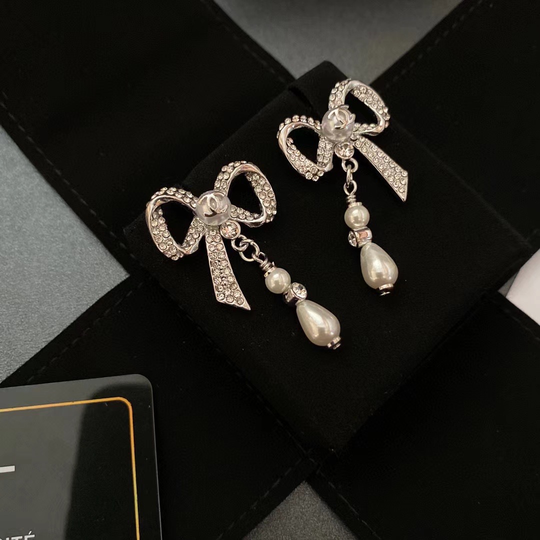 A027  Chanel earring 107922