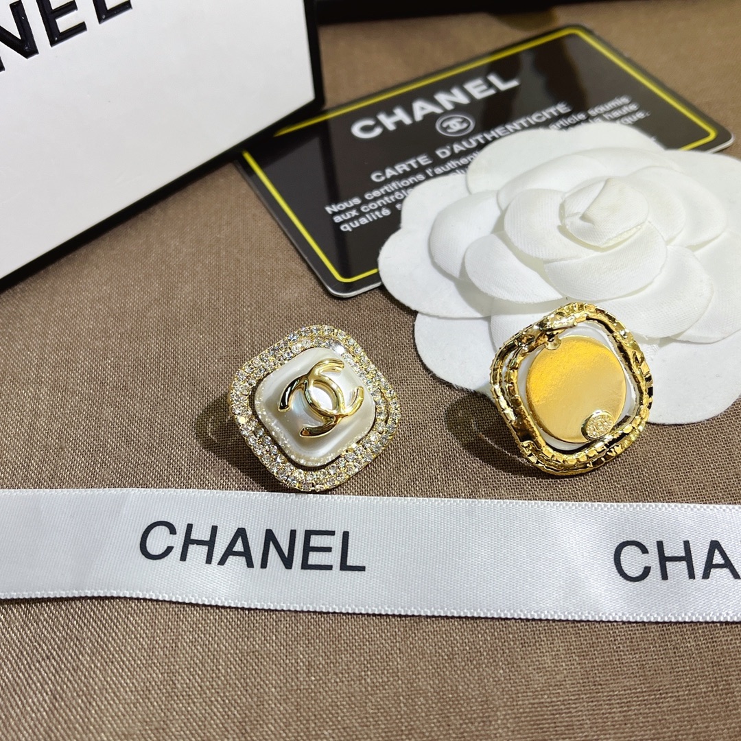 A671  Chanel earring 108580