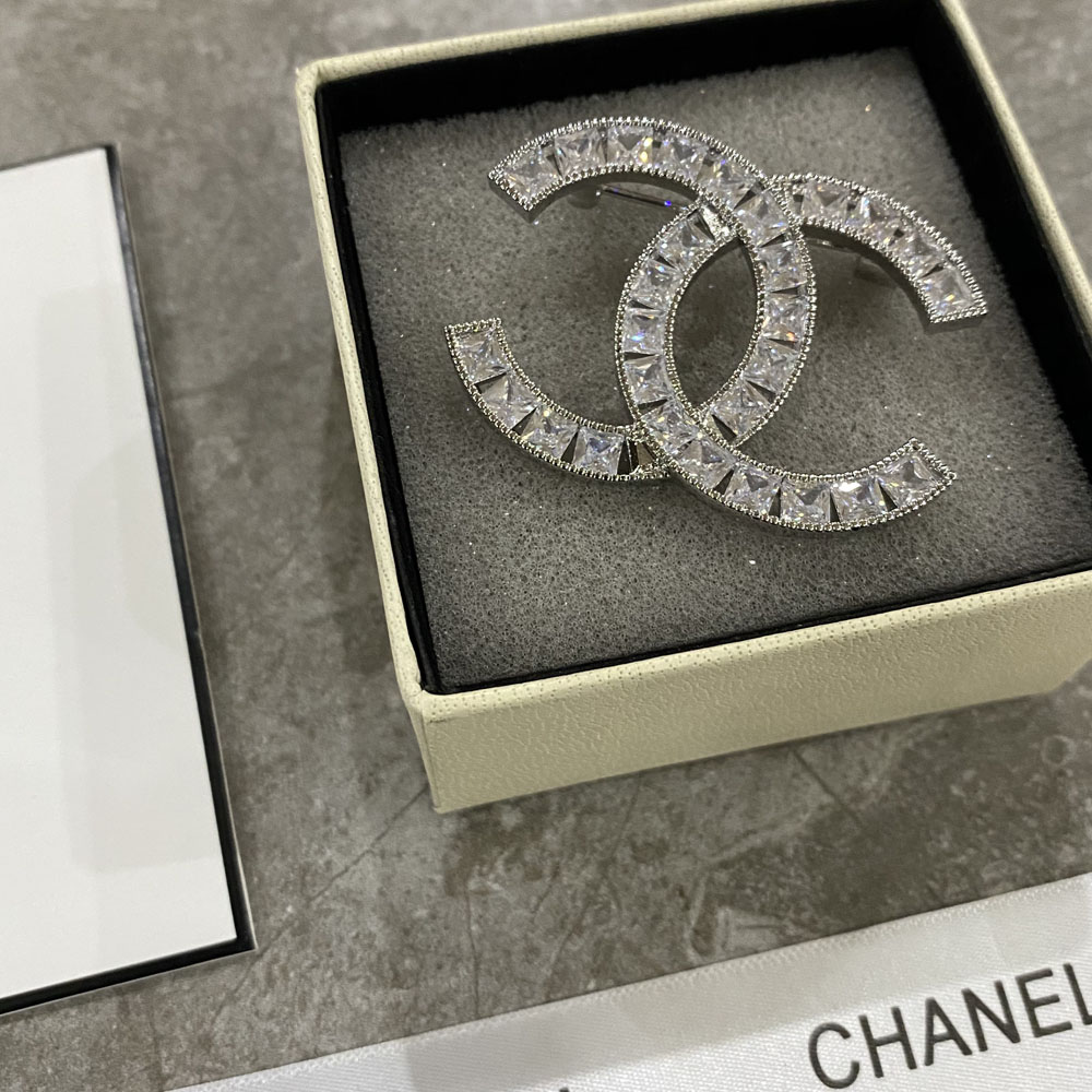 D014 Chanel brooch 108276