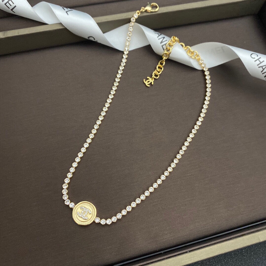 Chanel necklace 108429