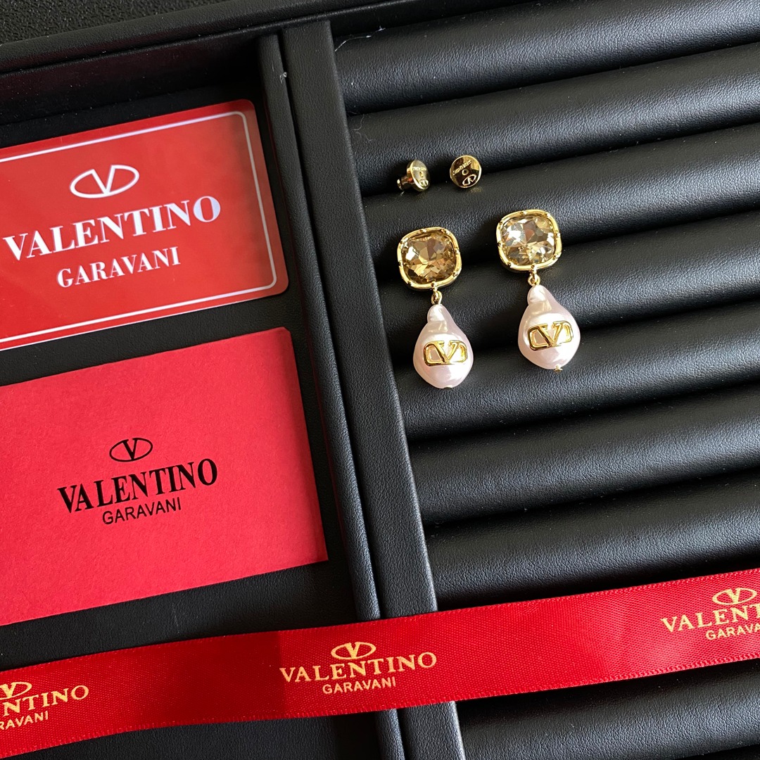 A039  Valentino earring 107093