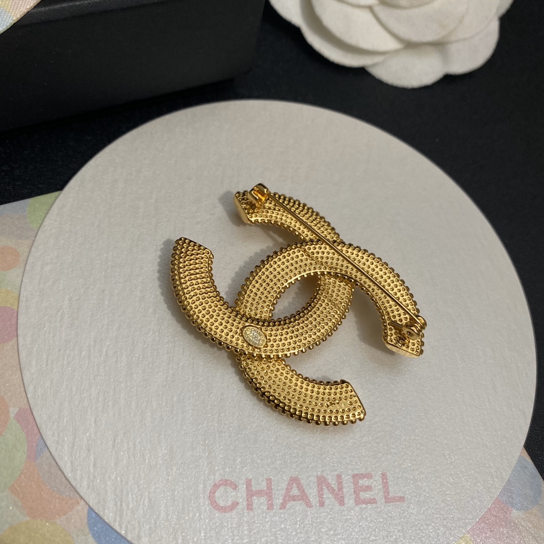 C188 Chanel brooch 108800