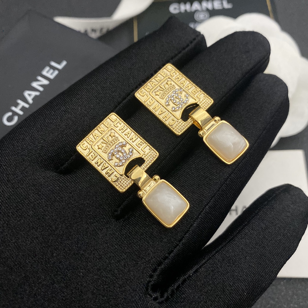 A758 Chanel earrings 108782
