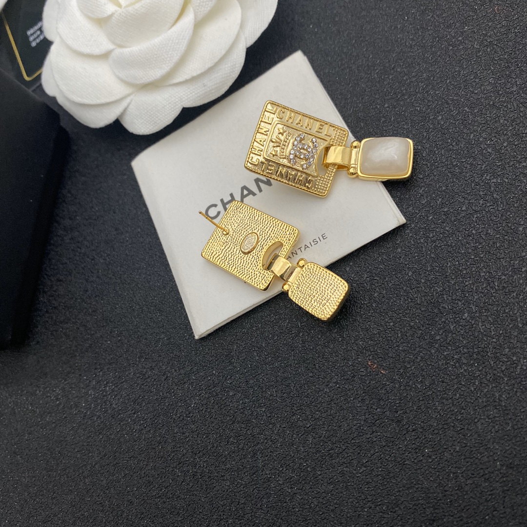 A758 Chanel earrings 108782