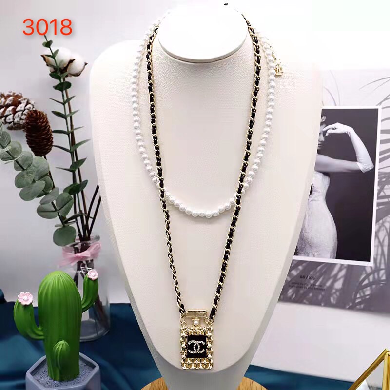 Chanel long necklace 108821