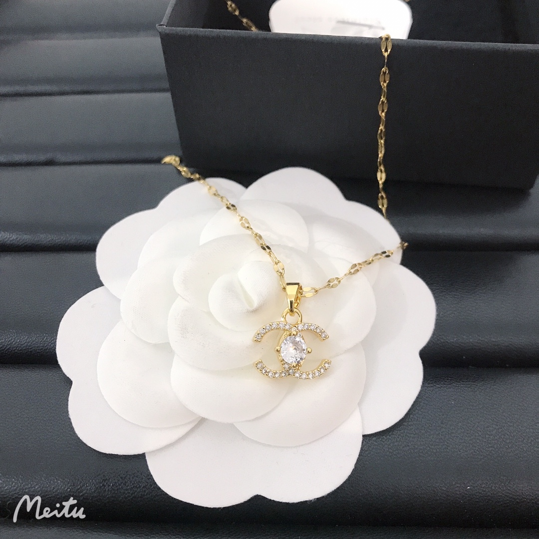 Chanel necklace 108838