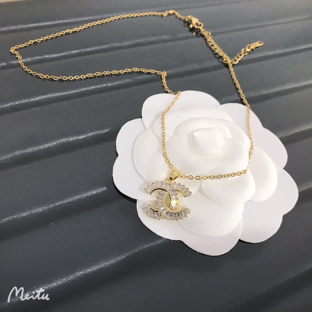 Chanel necklace 108841