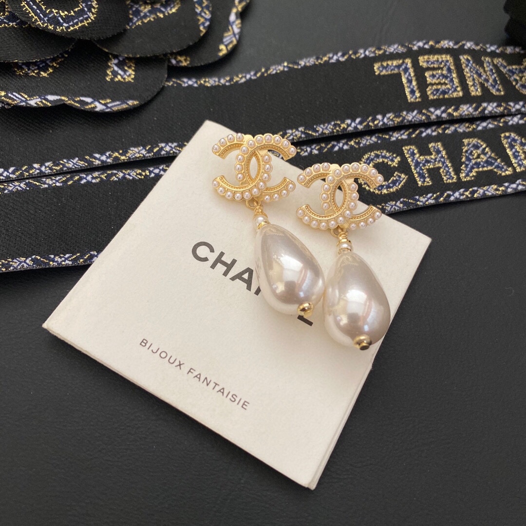 Chanel earrings 108846