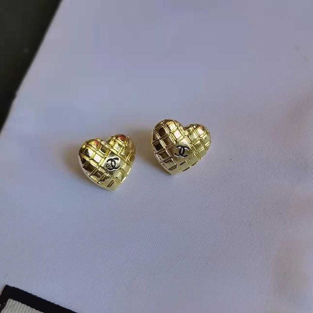 chanel earrings 108688