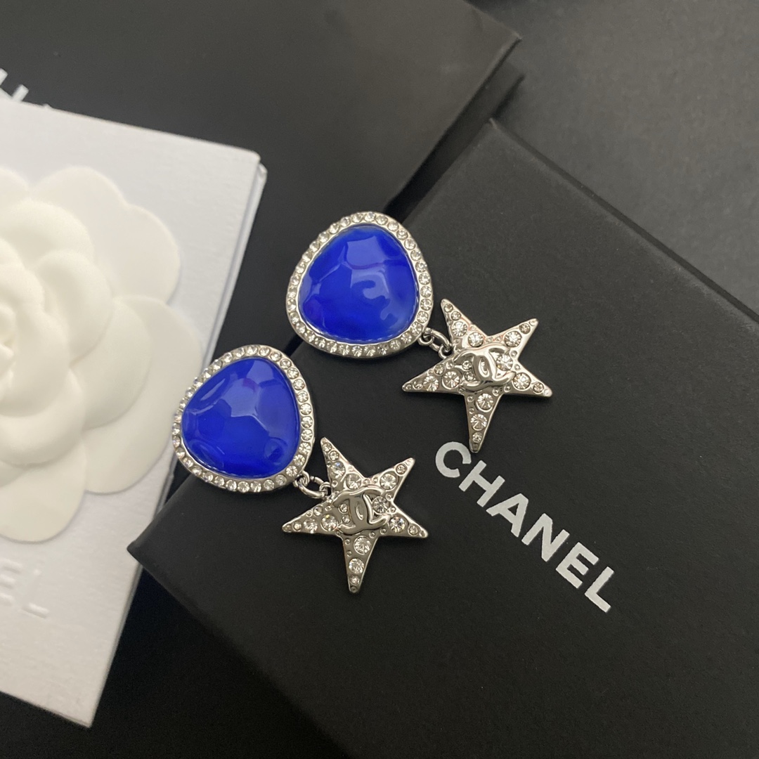A396  Chanel earrings 109099