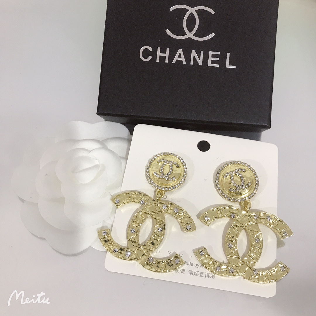 Chanel earrings 109002