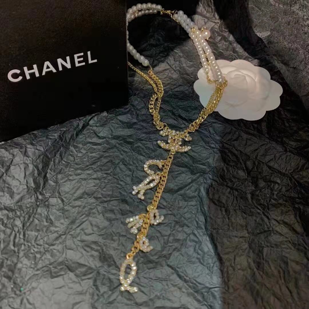 Chanel necklace 109142