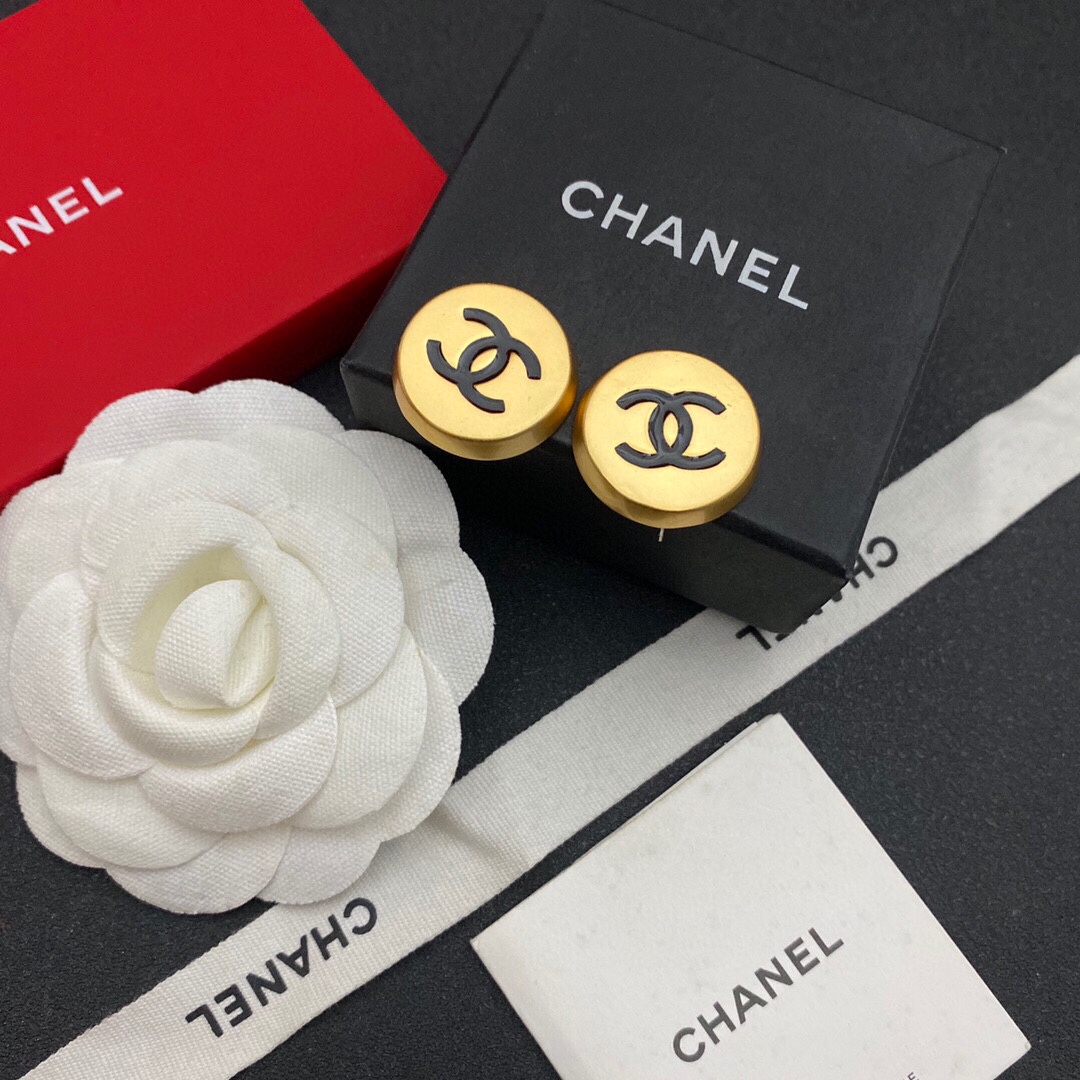 Chanel gold stud earrings 109137