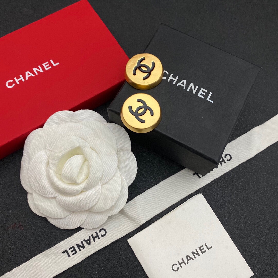 Chanel gold stud earrings 109137