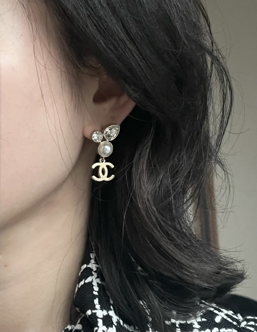 A799  Chanel earrings 109931