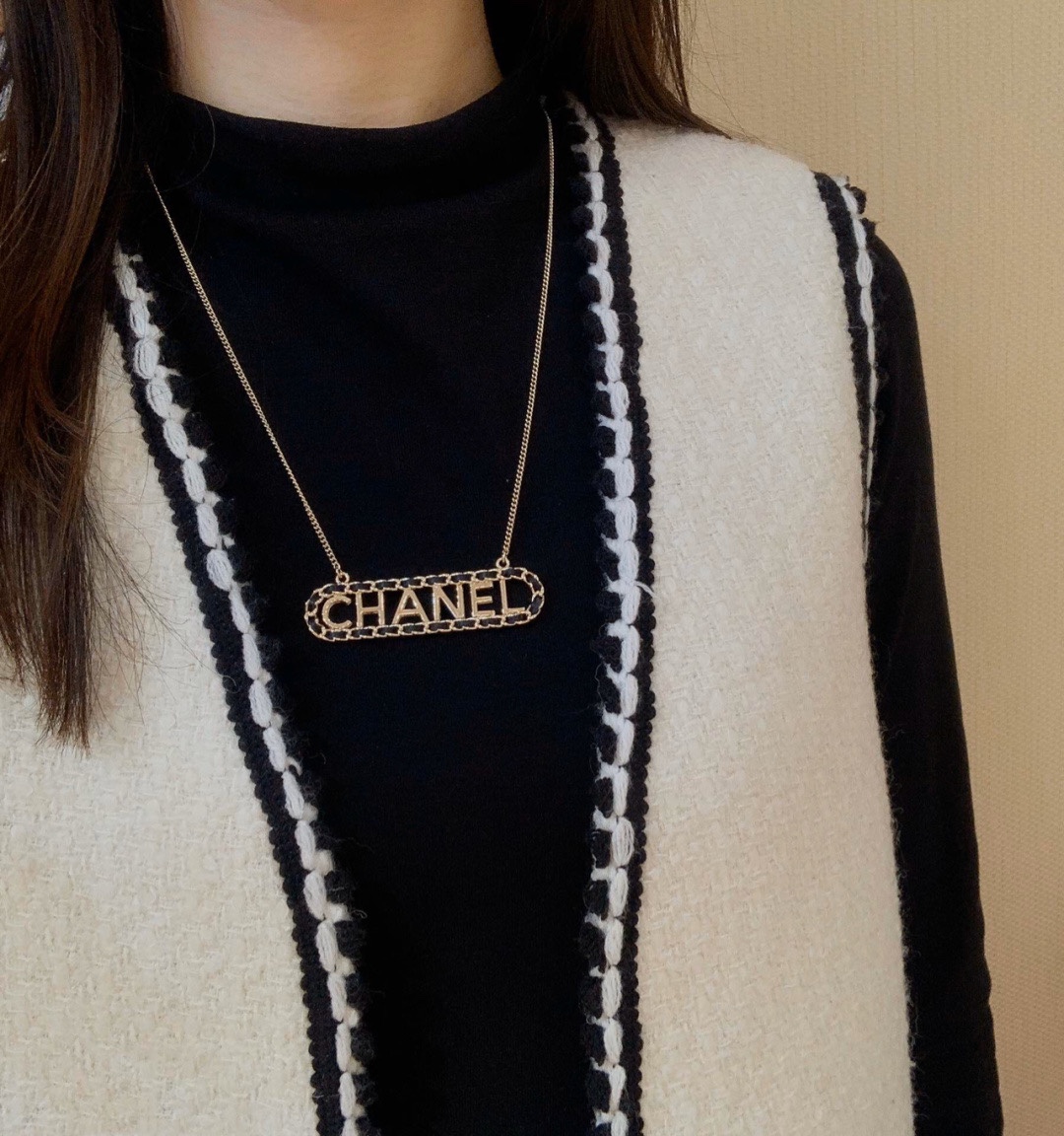 X096 Chanel necklace 110310