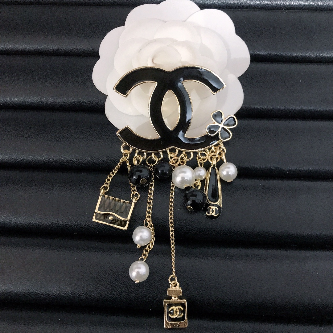 Chanel brooch 110655