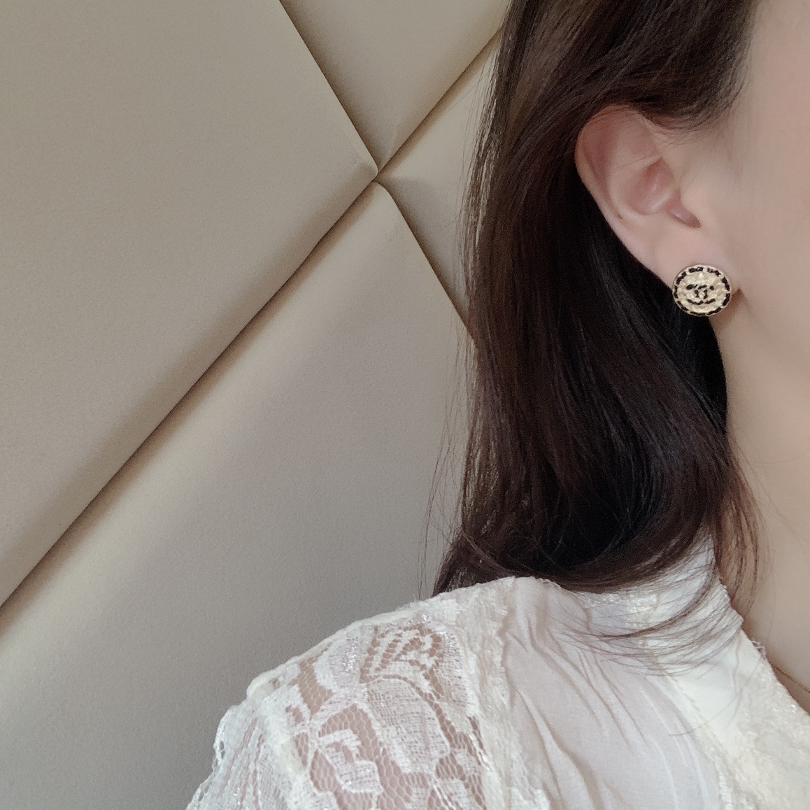 A491 Chanel earrings