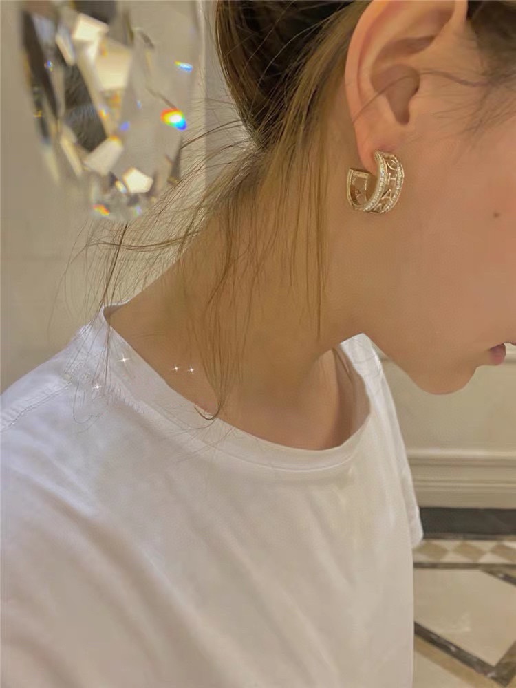 A170 Chanel hoop earrings