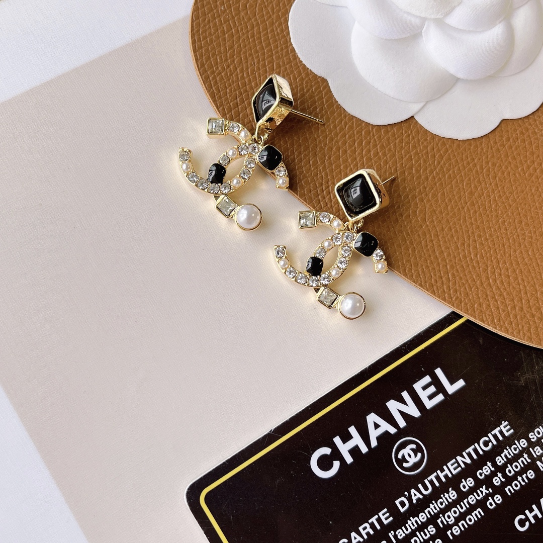 A849 Chanel earrings