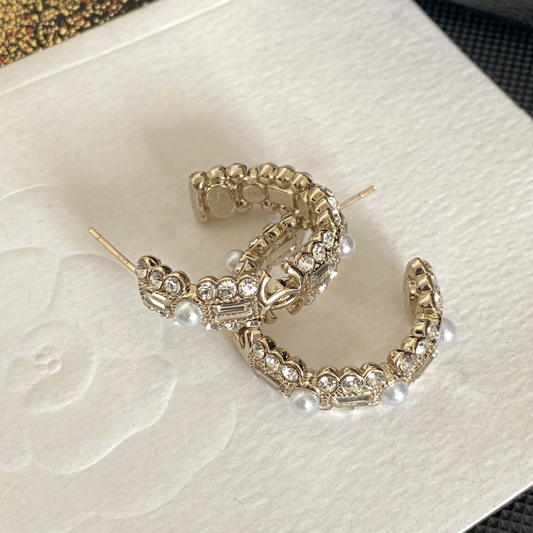 A1285  Chanel earrings