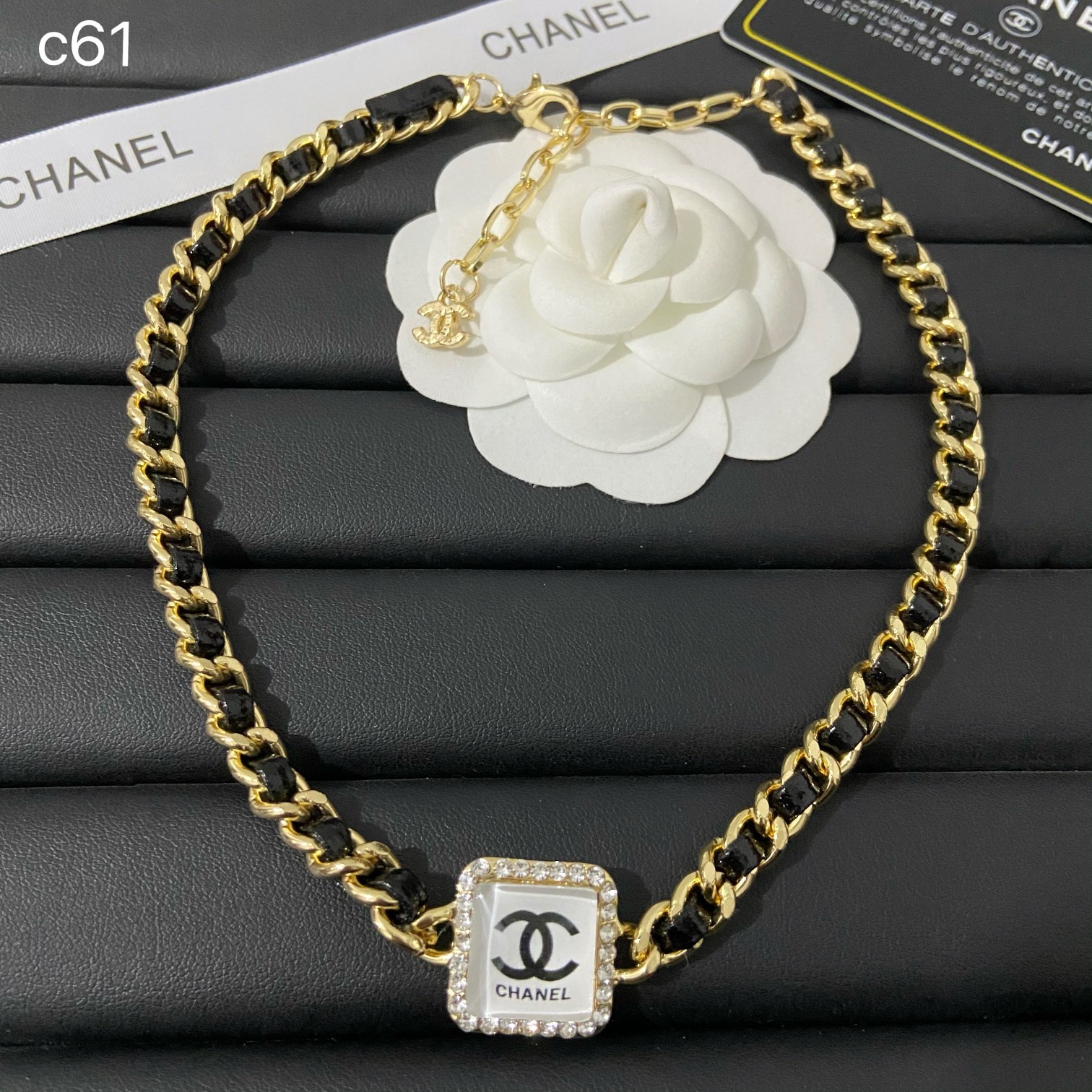 Chanel choker leather necklace 110965