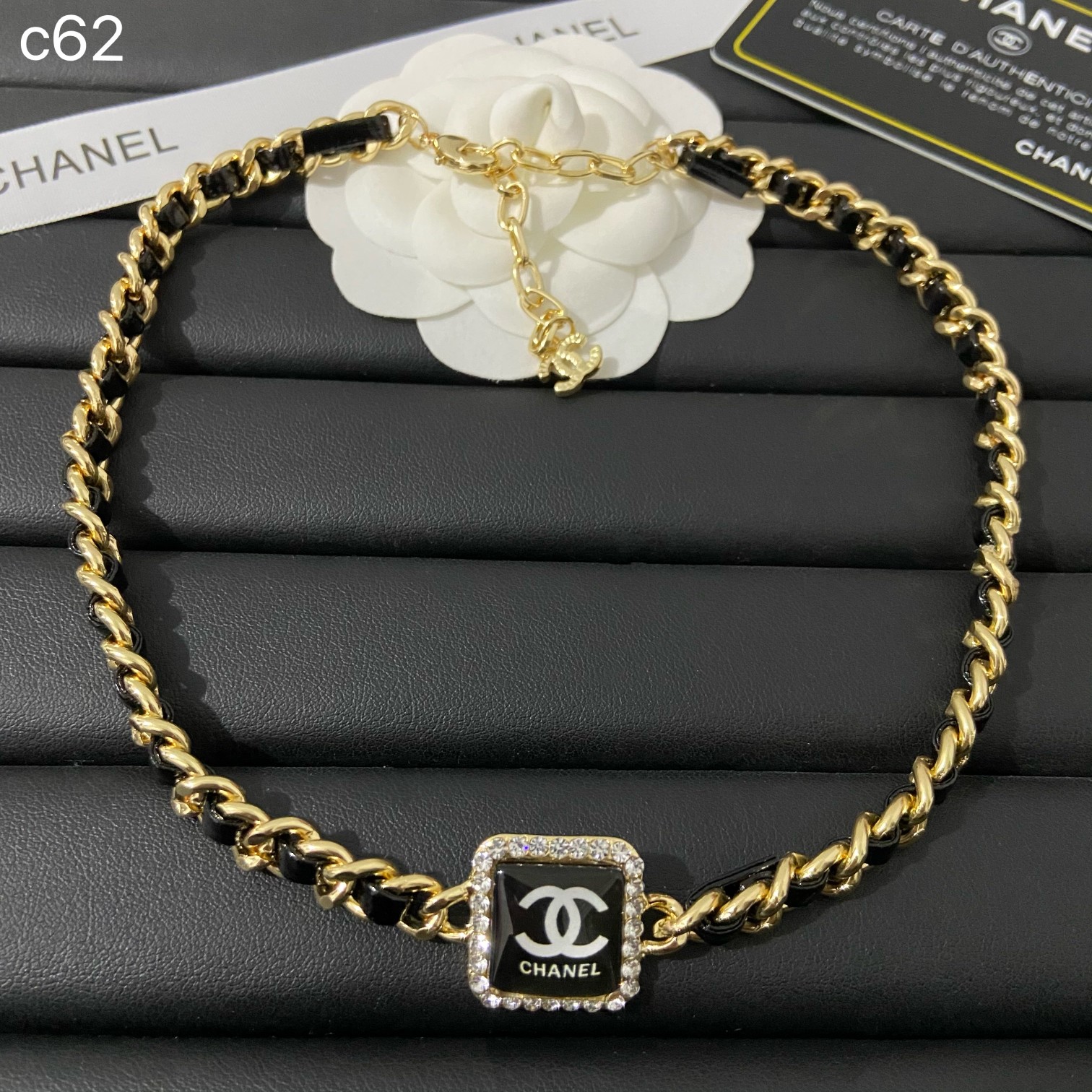 Chanel choker leather necklace 110965