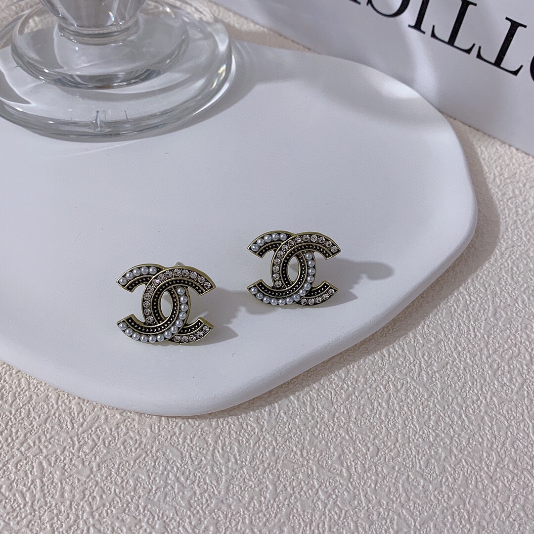 Chanel earrings 111385