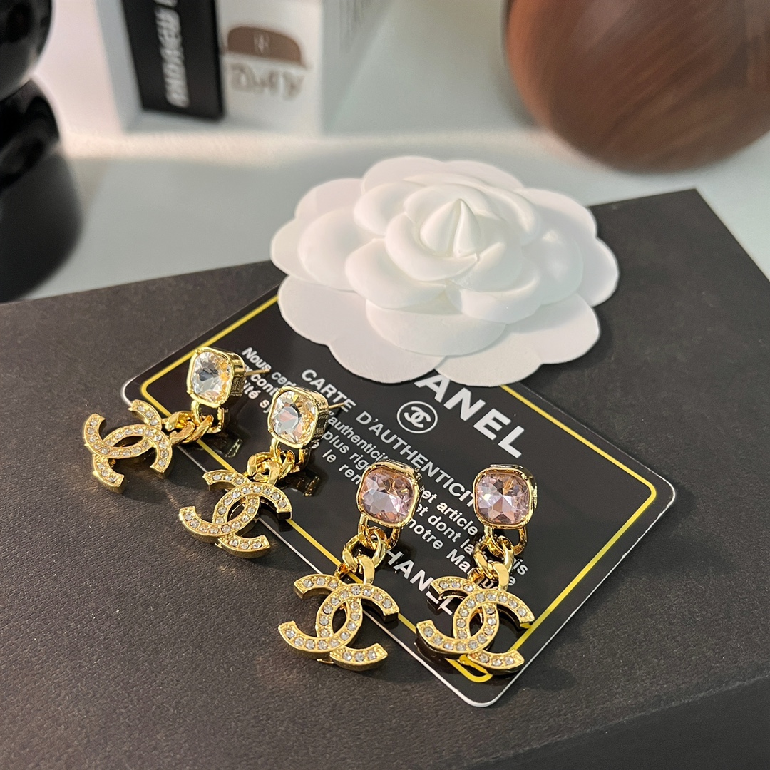 A904  Chanel earrings